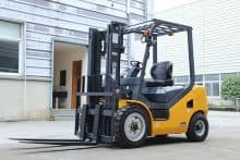 XCMG Diesel Forklift Rotator Tire Clamp Movable Forklifts 3000Kg