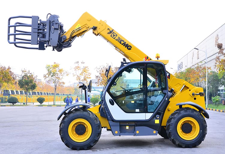 XCMG China Famous 4.5 T 5ton 7 Ton Telescopic Forklift Handler Side Shift Offroad Forklift Price