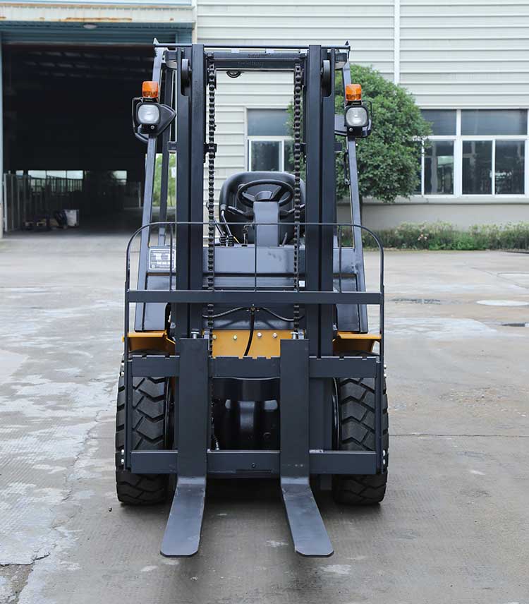 XCMG FD25T quick attach material forklift forks port diesel forklift