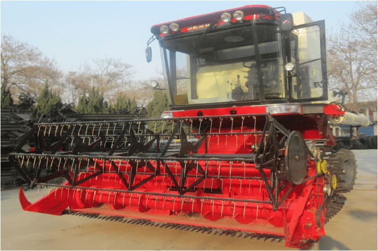ZHONGLIAN grain harvester 4LZ-8 with crawl 680mm chain width for sale