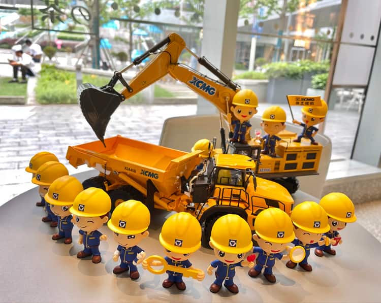 XCMG 1:30 XE370DK Mining Excavator Alloy Diecast Model for sale