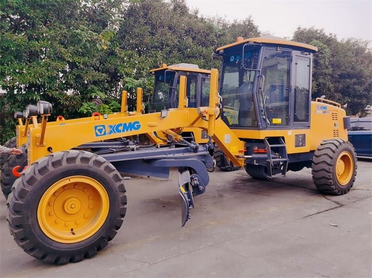 XCMG 100HP GR1003 small road grader for sale