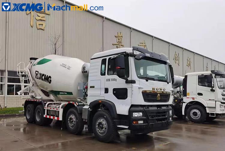 China XCMG 4 cubic meters concrete mixer truck with HOWO chassis G04K for sale