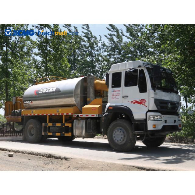 XCMG 13 m3 trailer asphalt oil distributor truck for sale