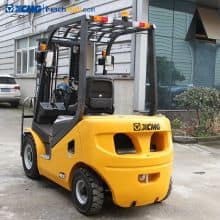 XCMG 2 ton small diesel forklift CPC20T3 four wheel with CE price