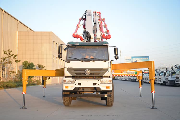 XCMG Schwing concrete pump truck HB37V China new 37m concrete truck with Sitrak chassis price