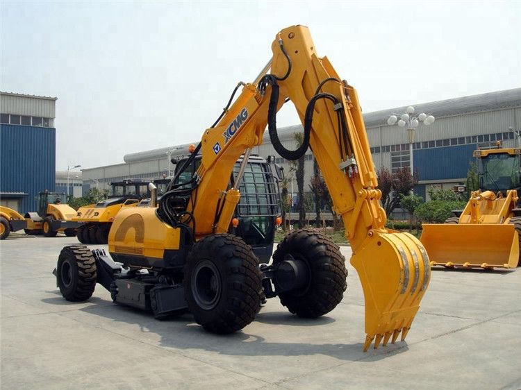 XCMG 20 ton wheel excavator XE210W with CE price, MACHMALL