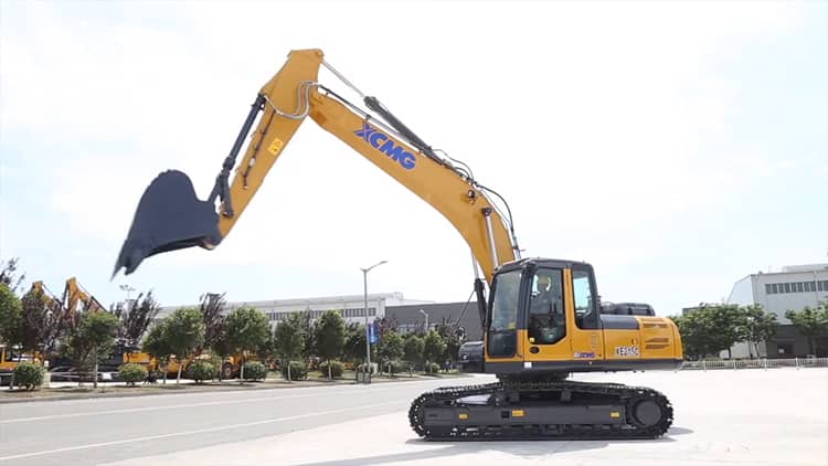 XCMG Official 21ton crawler excavator machine XE215C for earth and stone construction