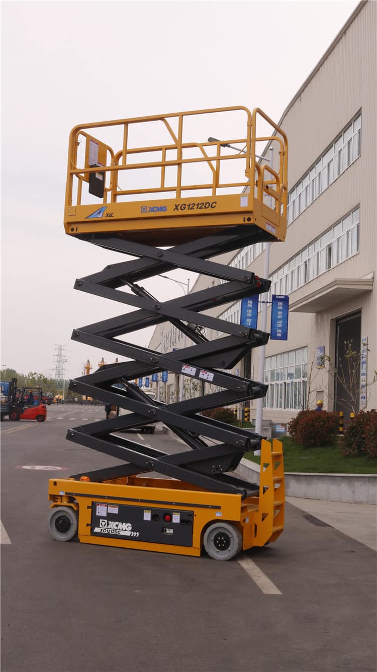 XCMG electric 12m manlift scissor aerial working platform lift XG1212DC price