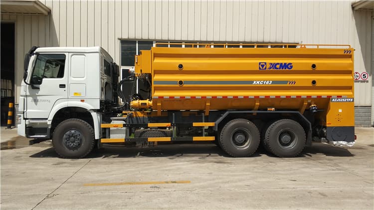 XCMG official cement powder binder spreader truck XKC163 with HOWO chassis