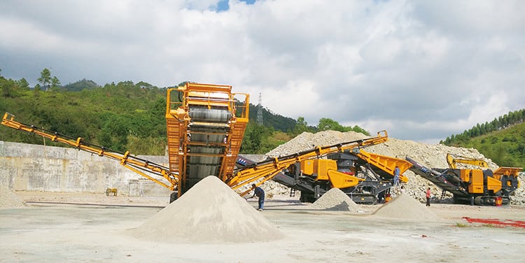 XCMG Mobile Jaw Crusher132 HP Plant Screening XFY1561 For Sale
