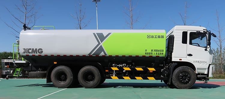 XCMG official factory 14.5L sprinkler cleaning truck XZJ5250GSSD5 road spray cleaning truck price