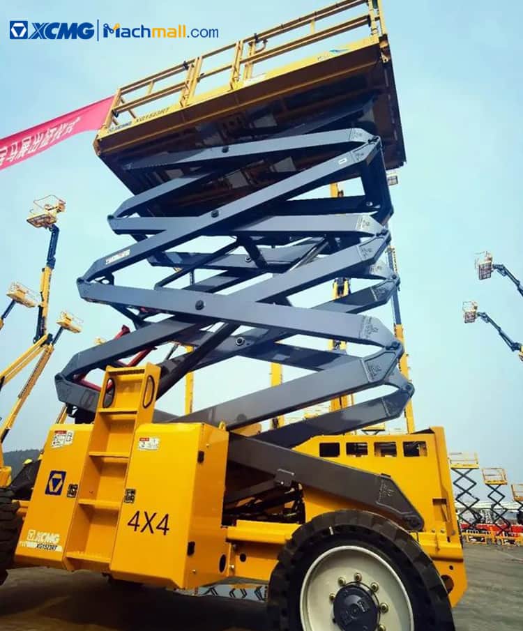 XCMG 15m 680kg diesel rough terrain scissor lift platform XG1523RT price