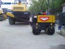 XCMG 1 ton vibratory mini road roller compactor XMR083 price