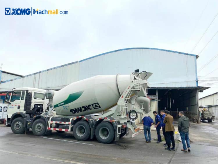 HOWO 6000 liters concrete mixer truck G06K price