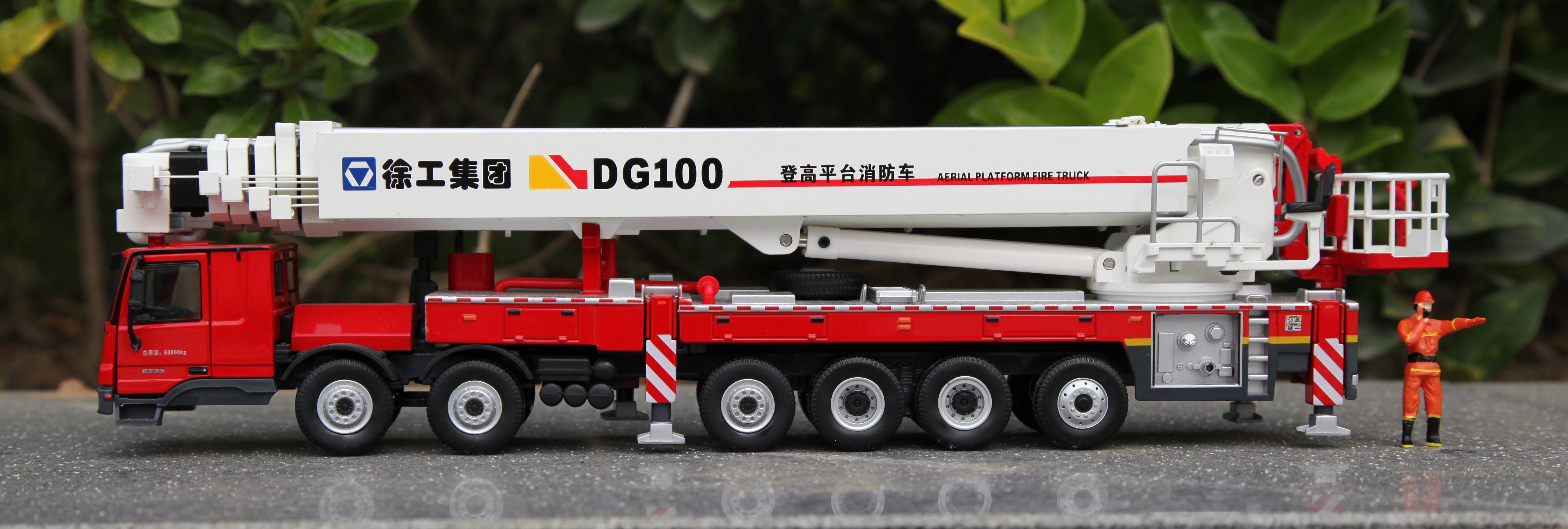 XCMG New Aerial Platform Fire Truck Model DG100 Fire Truck For Sale