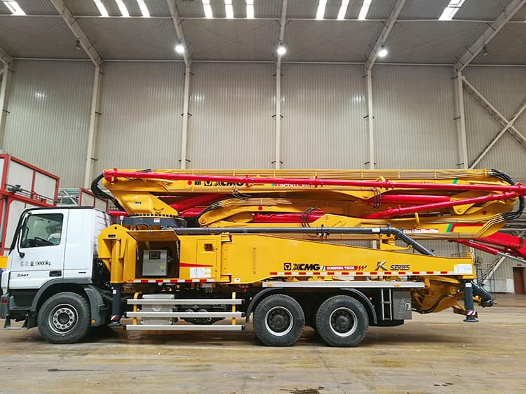 XCMG Schwing Official 48m mobile concrete pump HB48K China truck mounted concrete pump price
