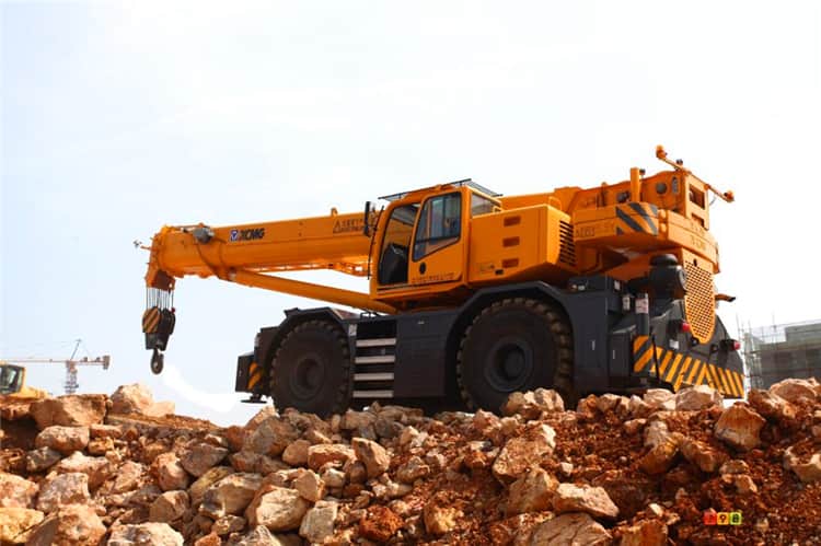 XCMG 30 ton XCR30 hydraulic rough terrain crane price