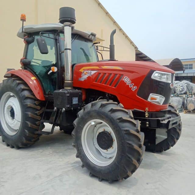 China Taihong 180HP 4WD Walking/Diesel/Garden/Agricultural Machinery Farm Tracto