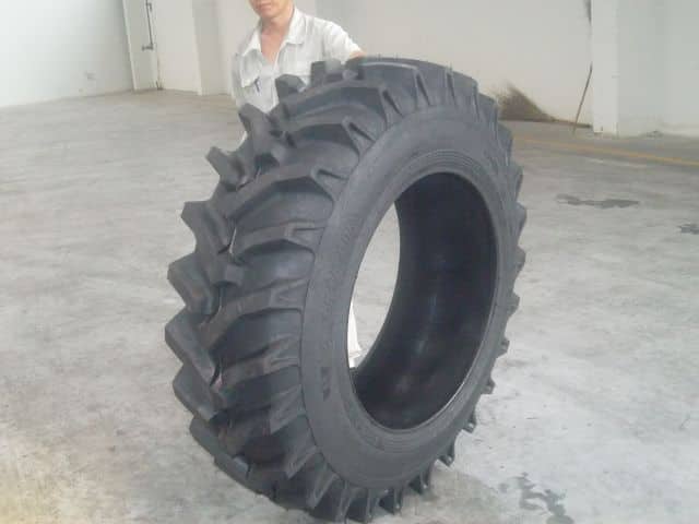AGRICULTURAL TYRE R-7 PATTERN