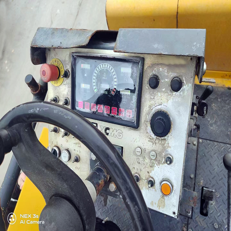 XCMG Chinese road machine secondhand Paver RP452L for sale, MACHMALL