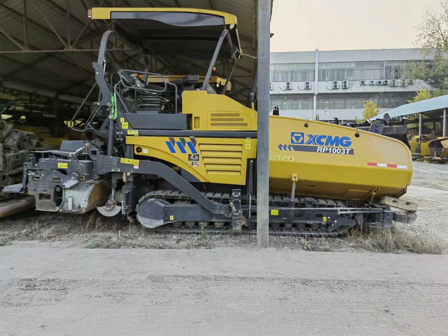 XCMG official 10m Used asphalt sensor good paver asphalt pavers sale