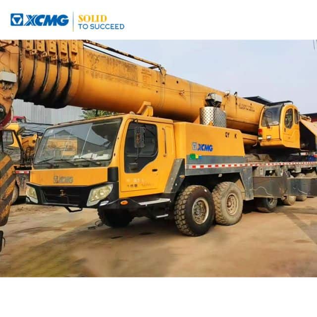 XCMG 2011 year used truck cranes QY130K price list