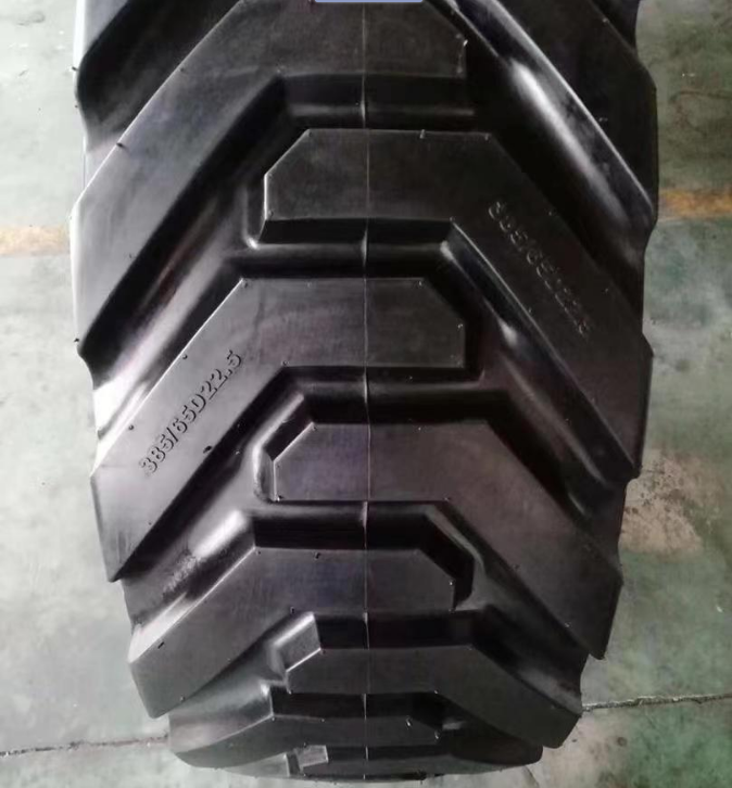 Haulotte Ha260px Boom Lift Foam Filled Tire 385/65D22.5 OTR Outrigger