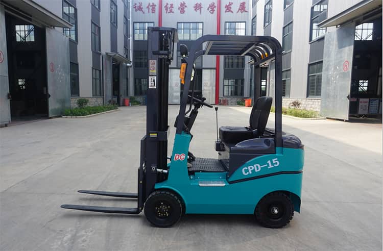 1 ton 1.5 ton YANCHA small electric forklift with four wheel CE approved for sale