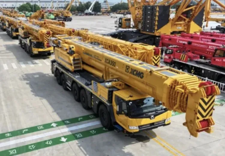 XCMG's Ultra-Large Tonnage Cranes Set Two New Records in Southeast Asia