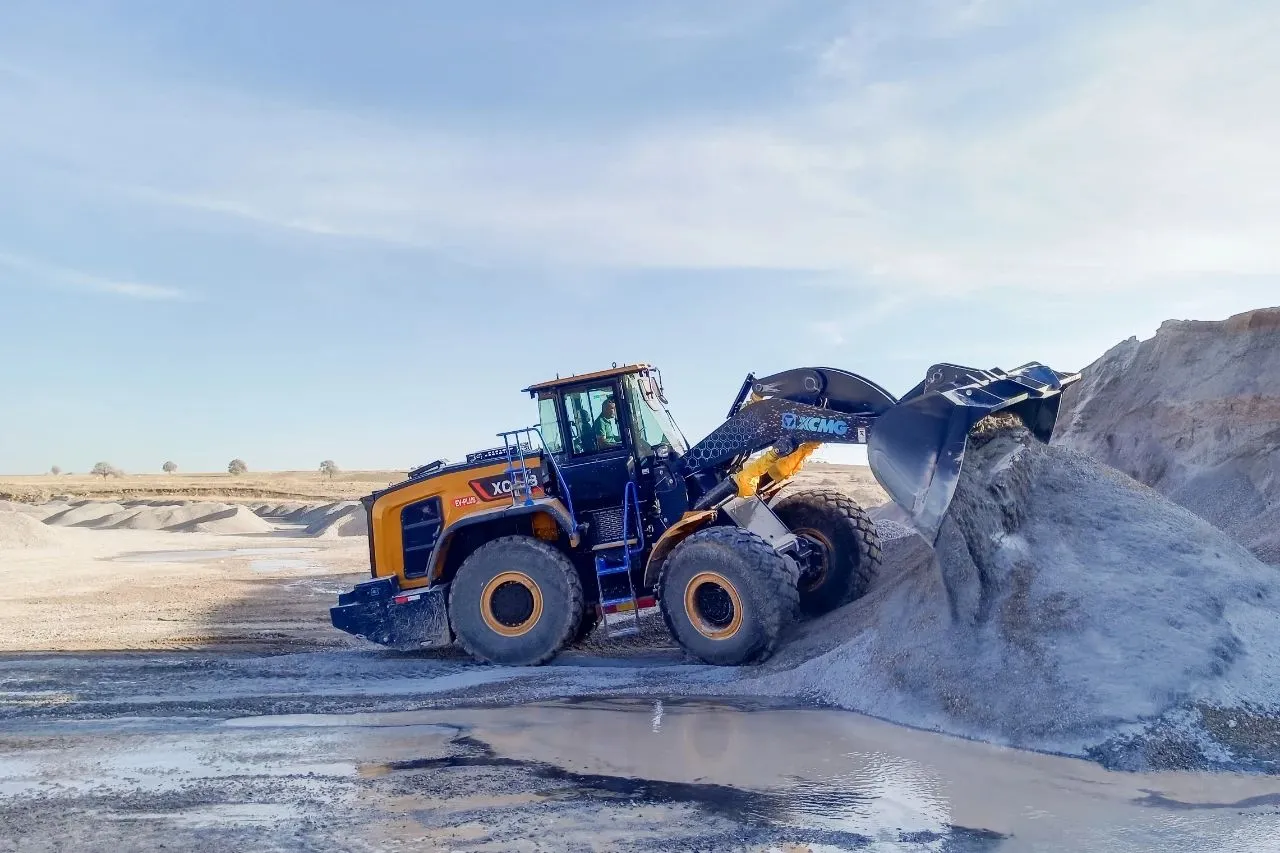 XCMG Pure Electric Loader Wins Prestigious Industry Award in Turkey!​​