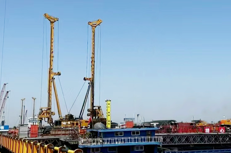 High-speed rail enters the island, XCMG rotary drilling rigs pile foundations on the Yangtze River! High-speed rail enters the island, XCMG rotary drilling rigs pile foundations on the Yangtze River!