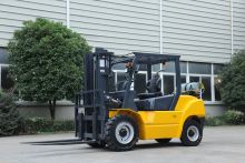 XCMG Japanese Engine 3T 2.5  Ton Gasoline And Lpg Hydraulic Lpg Gas Forklift XCB-FL