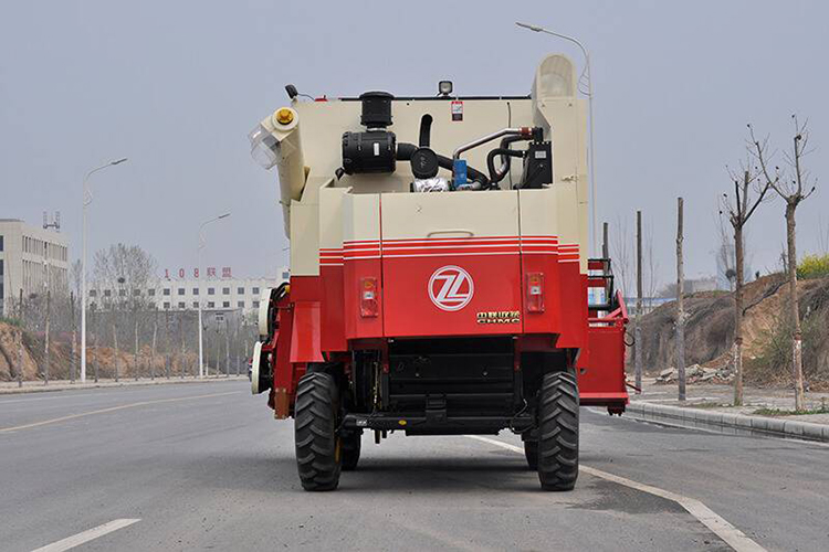 China soybean harvester 4LZ-8S self-propelled combine harvester price