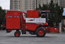 Self-propelled peanut Combine Harvester 4HZJ-2500/2500A