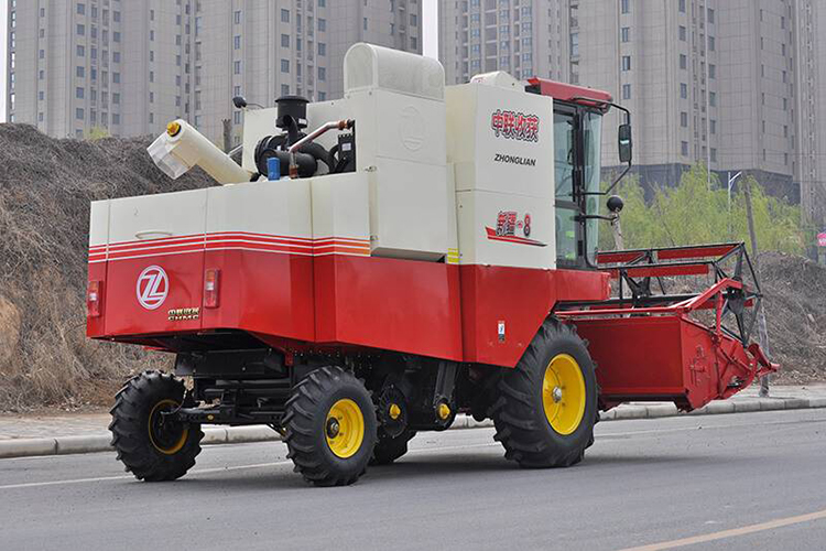 China soybean harvester 4LZ-8S self-propelled combine harvester price