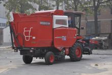 4 Rows Self-propelled Corn Combine Harvester 4YZ-4W