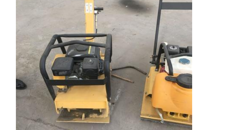 ROADWAY Plate compactor RWBH31B Hydraulic reversing, excitation force 30KN