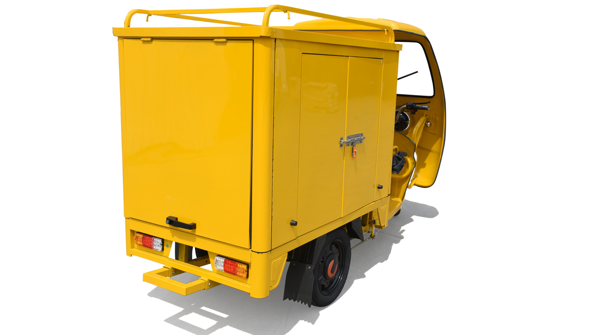 Electric delivery tricycle with closed cargo box , cargo tricycle with cabin