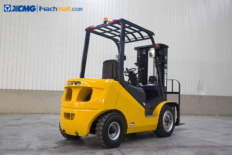 XCMG official 4*4 diesel forklift 2.5 ton 3 ton 3.5 ton with forklift part price