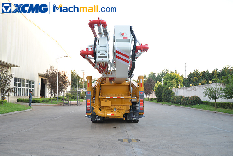 XCMG official concrete pump machine diesel with SITRAK chassis HB67V price