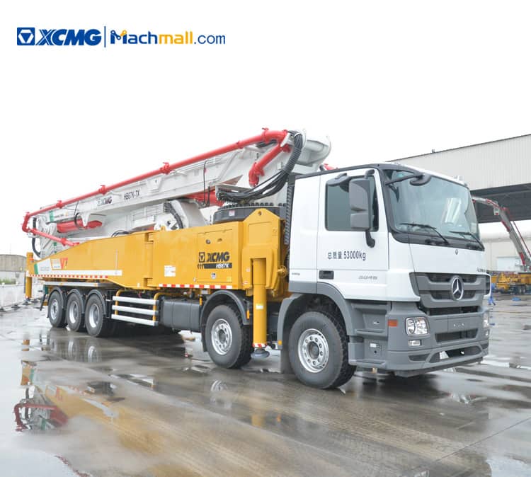 XCMG HB62K 1:35 Concrete Pump Truck Alloy Diecast Model for Display Decoration
