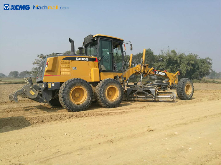 XCMG road equipment 165hp motor grader with Cummins Engine GR165 for sale