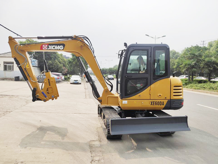 XCMG Official 6 ton small crawler excavator XE60DA price