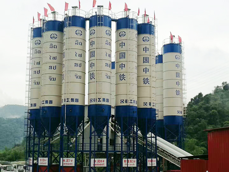 XCMG Official High Efficiency Concrete Batching Mixing Plant 180m3h HZS180V Batching Plant for Sale