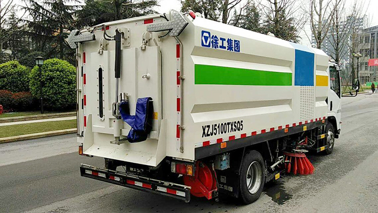 XCMG 5 ton diesel road sweeper truck XZJ5100TXSQ5 price