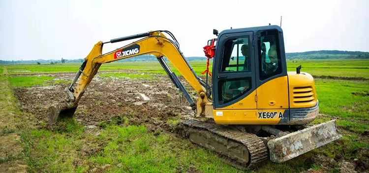 XCMG XE60DA 6 Ton Small Rock Breaker Excavator For Sale