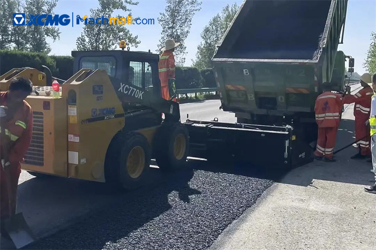 XCMG Skid Steer Loader for Asphalt Concrete Road Paving and Milling