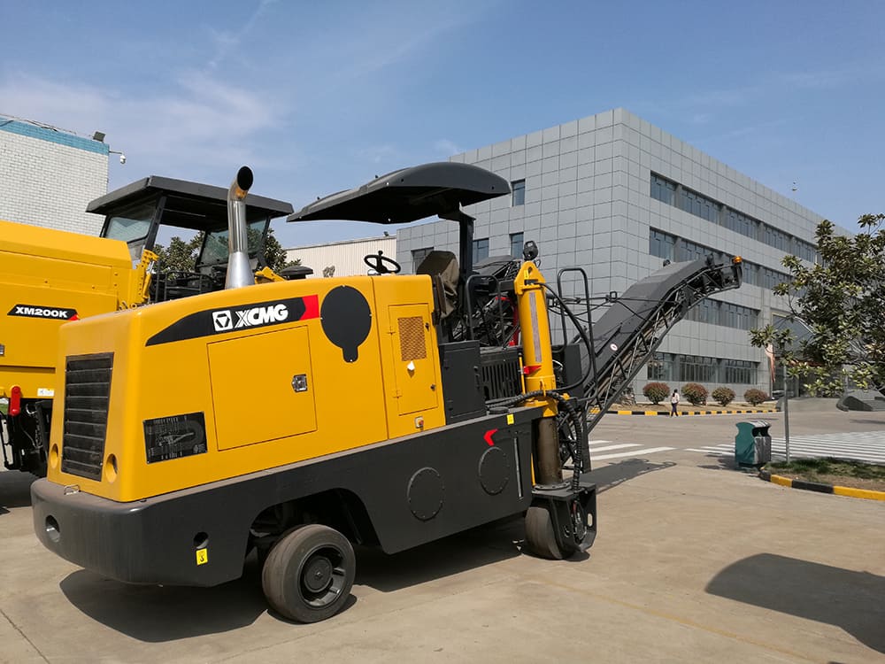 XCMG 1020mm mini XM101K milling machine asphalt concrete road maintenance equipment