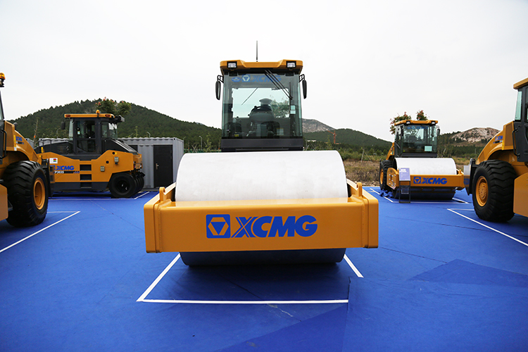 XCMG 26 ton single drum road roller XS263 for sale